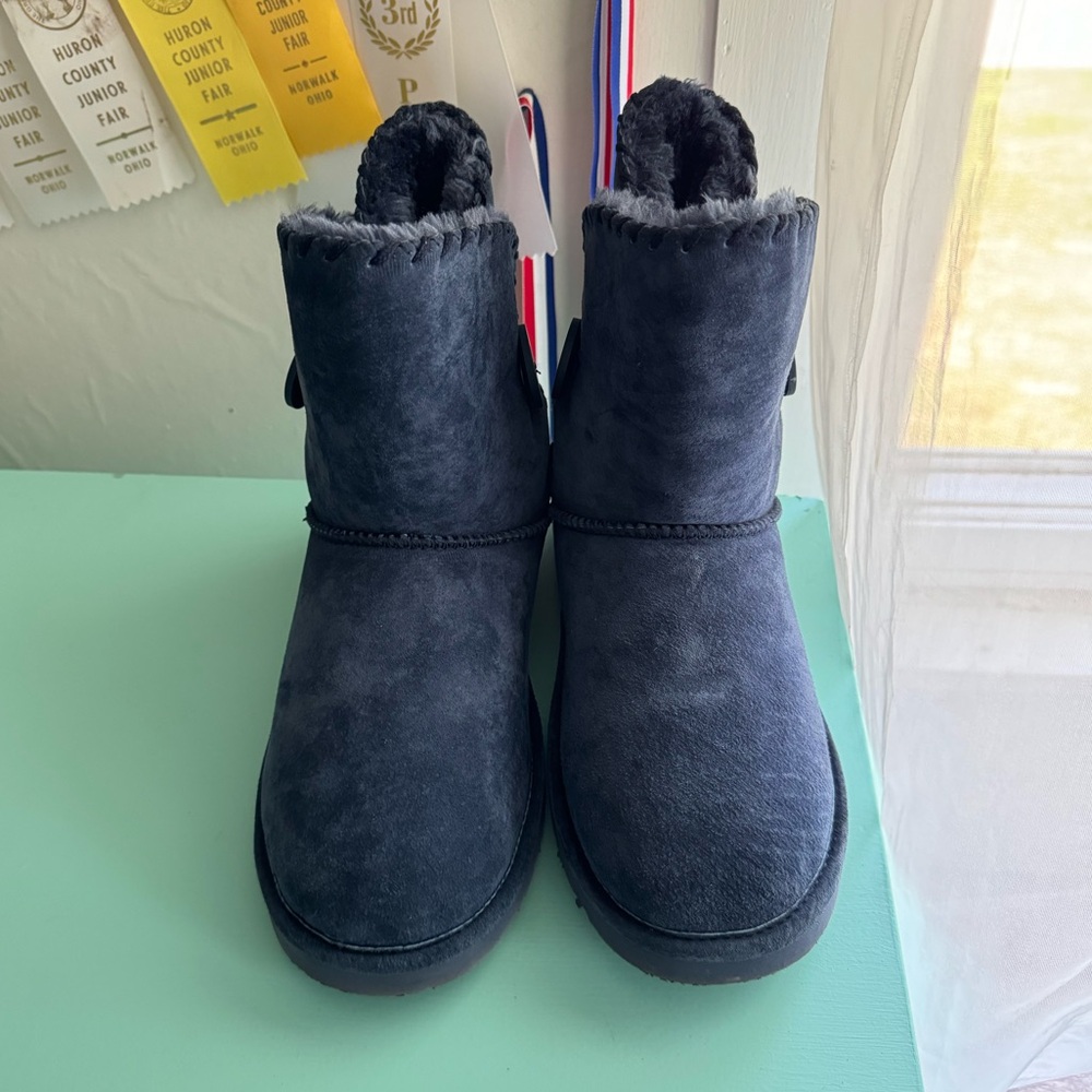 Womens lamo booties
